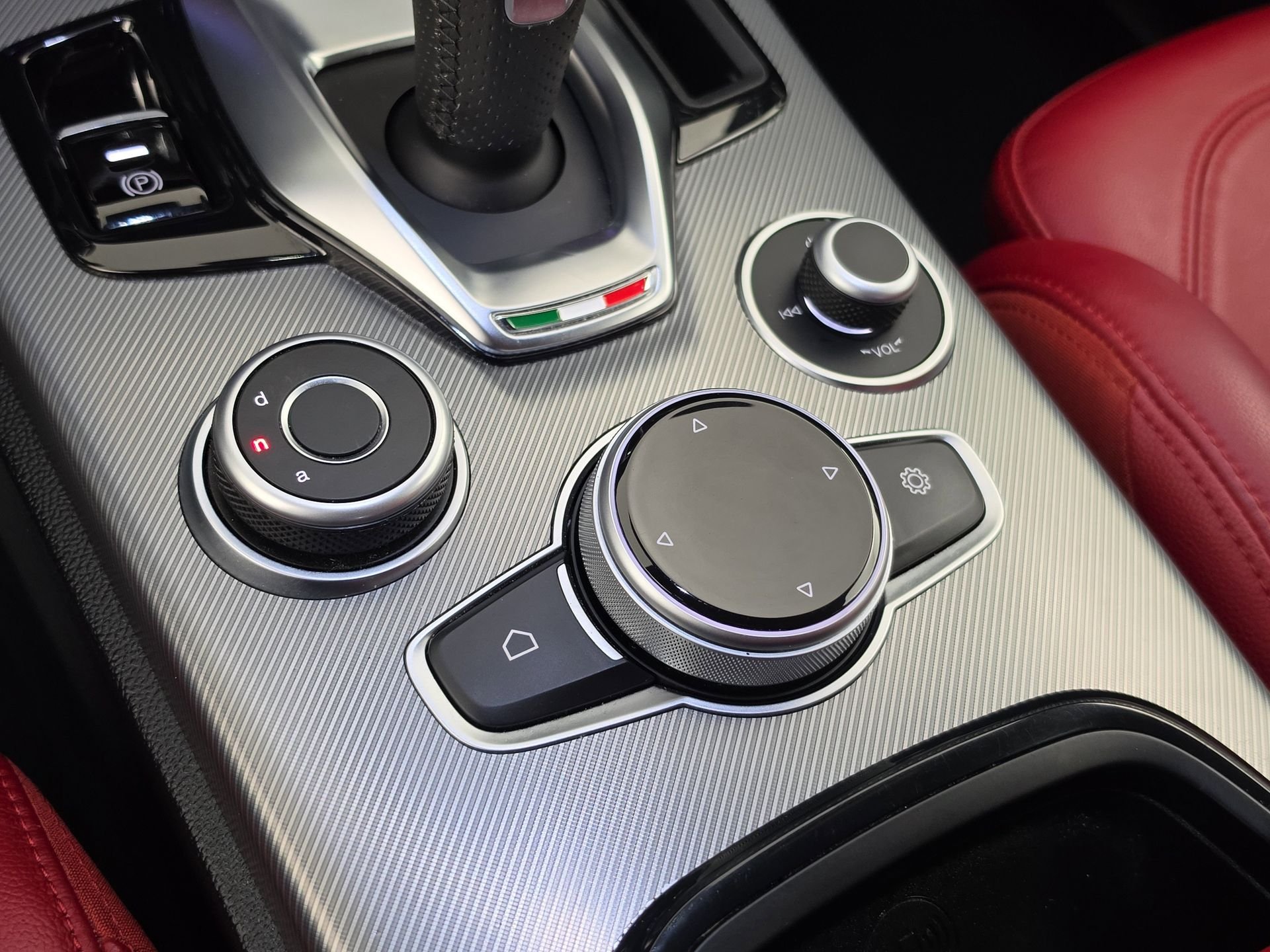 Used 2024 Red Alfa Romeo Veloce image 32