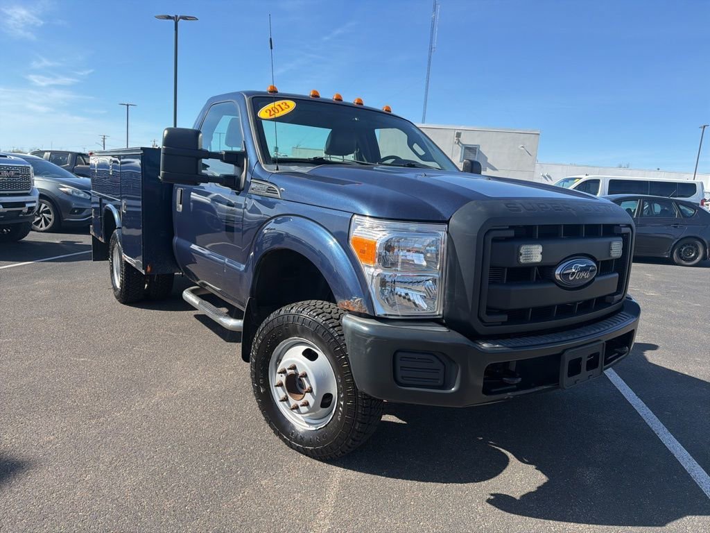 2013 Ford F-350 Super Duty Chassis Cab XL