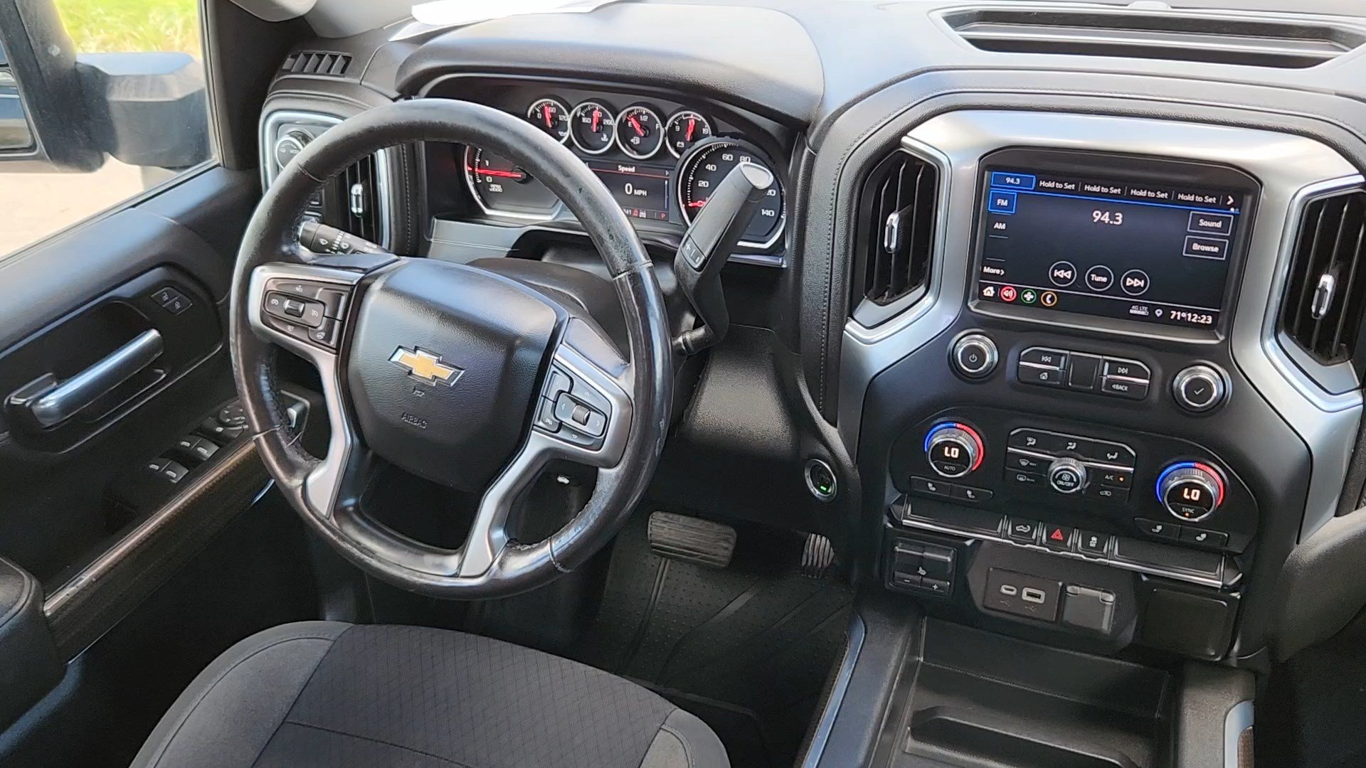 Used 2020 Black Chevrolet LT image 5
