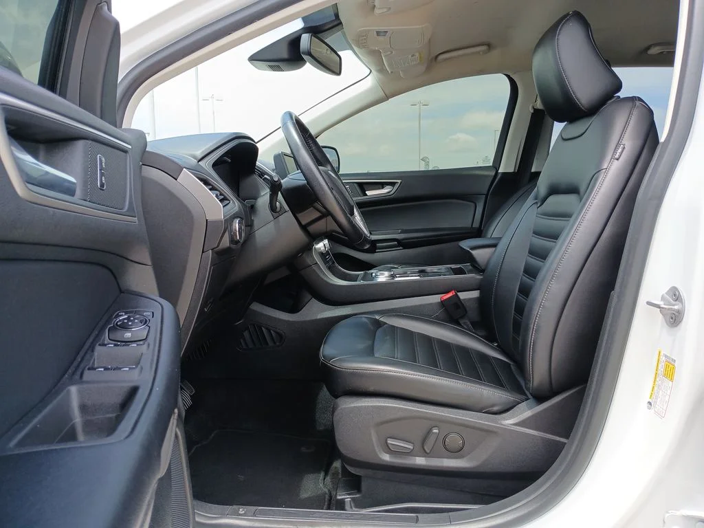 Used 2022 White Ford SEL image 20