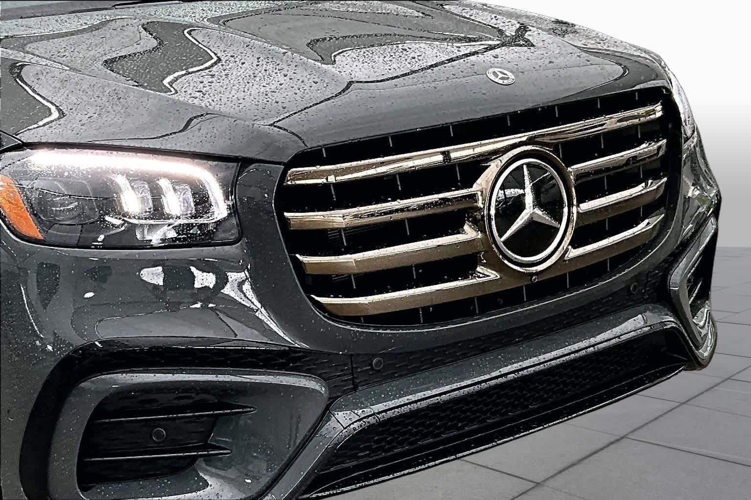 Used 2026 MANUFAKTUR Signature Silicon Grey Mercedes-Benz GLS 450 image 30