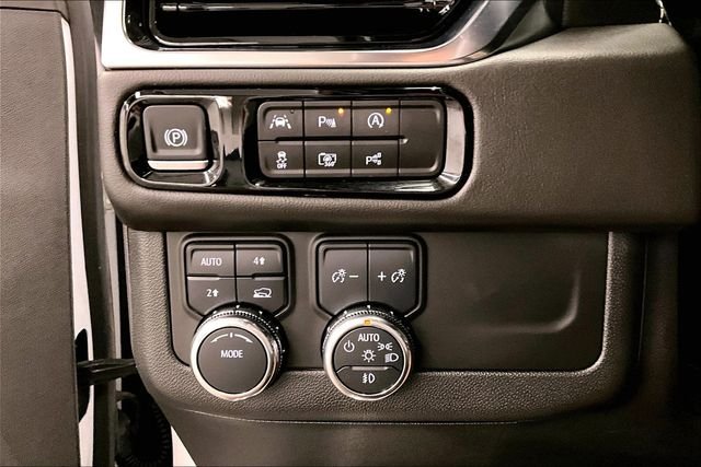 Used 2025 Summit White GMC Elevation image 39