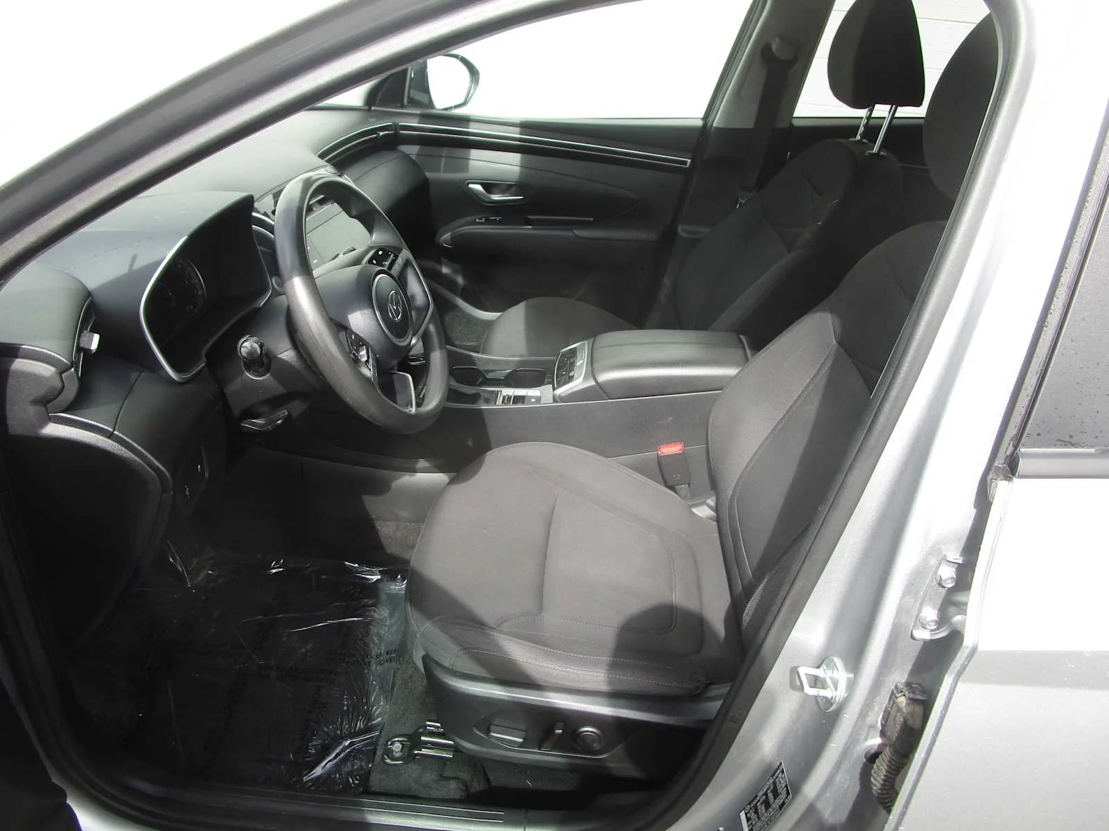 Used 2022 Shimmering Silver Hyundai SEL image 12