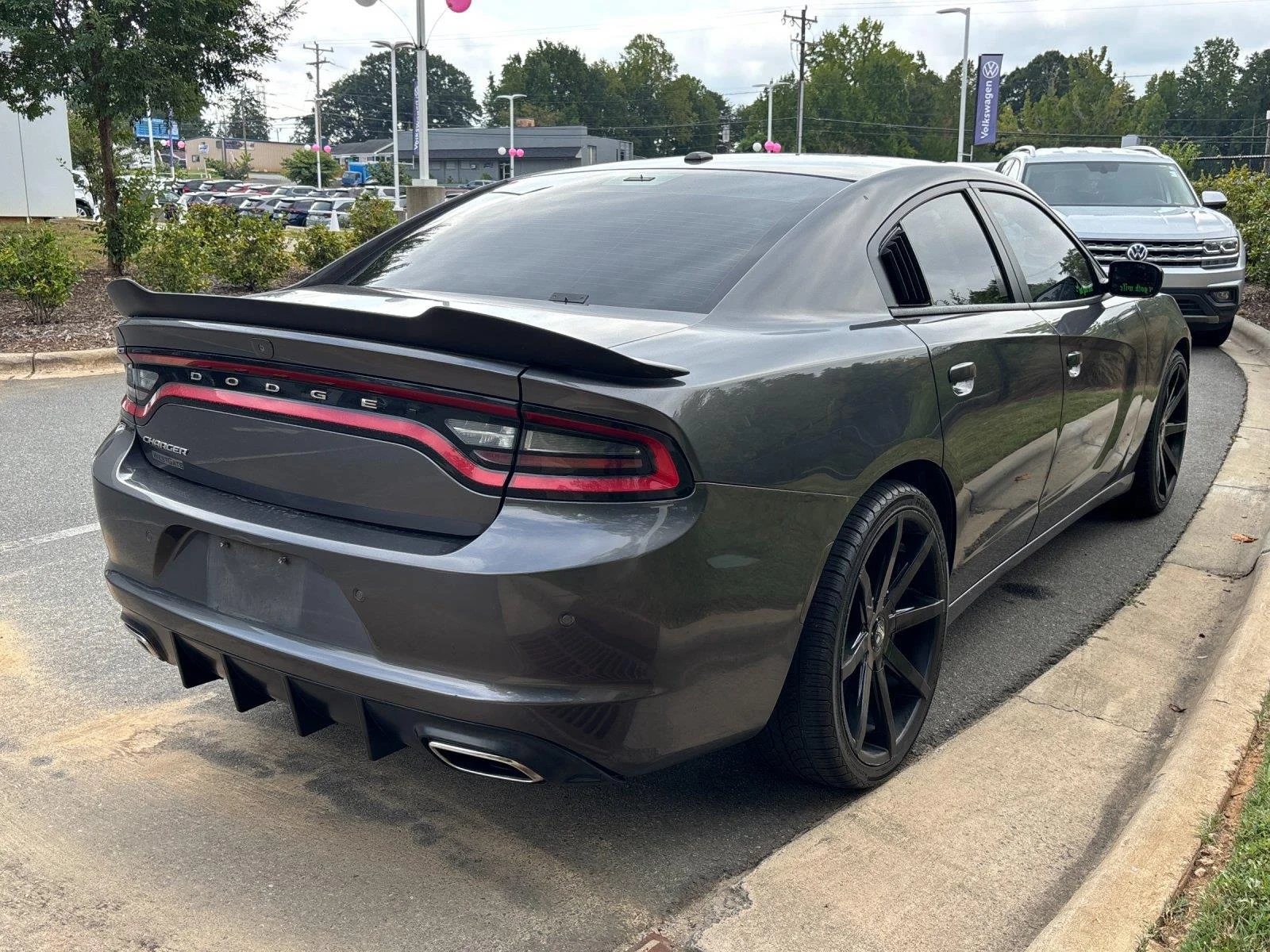 Used 2019 Granite Pearlcoat Dodge SXT image 5
