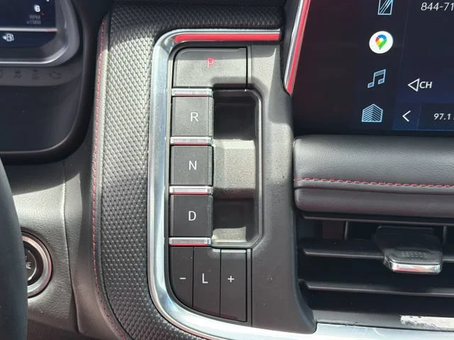 Used 2022 Summit White Chevrolet RST image 32