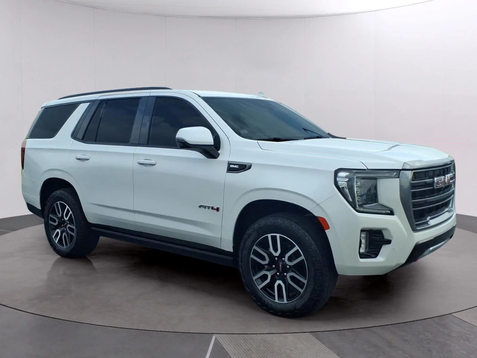 Used 2024 White Frost Tricoat GMC AT4 image 7