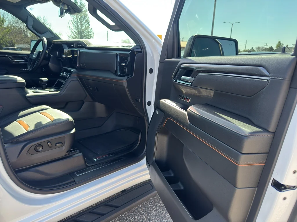 Used 2025 Summit White GMC AT4 image 17