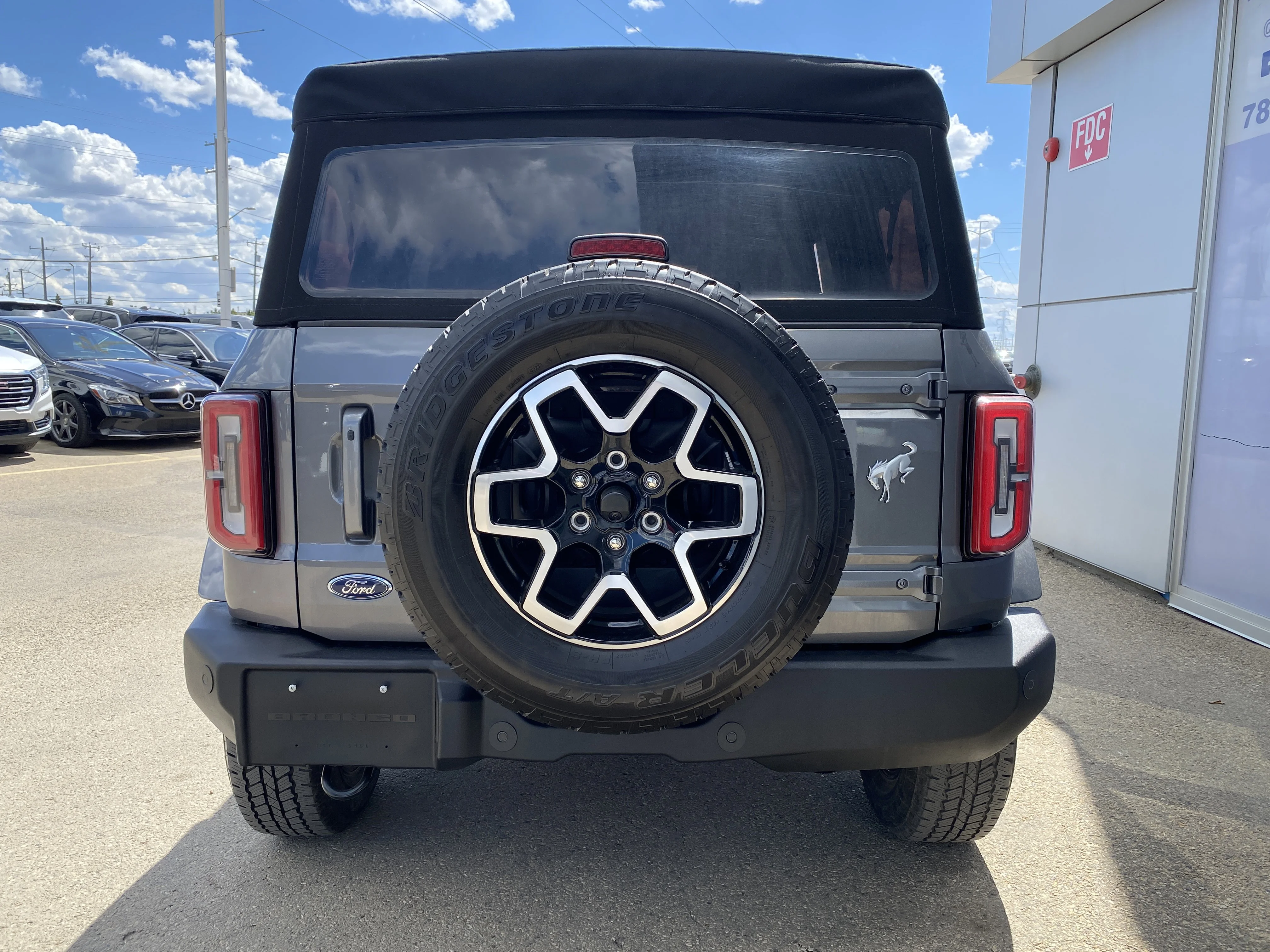 Certified Used 2021 Gray Ford Base 4 Door Advanced 4x4 * SOFT TOP * 2 TONE LEATHER * NAVIGATION * image 4
