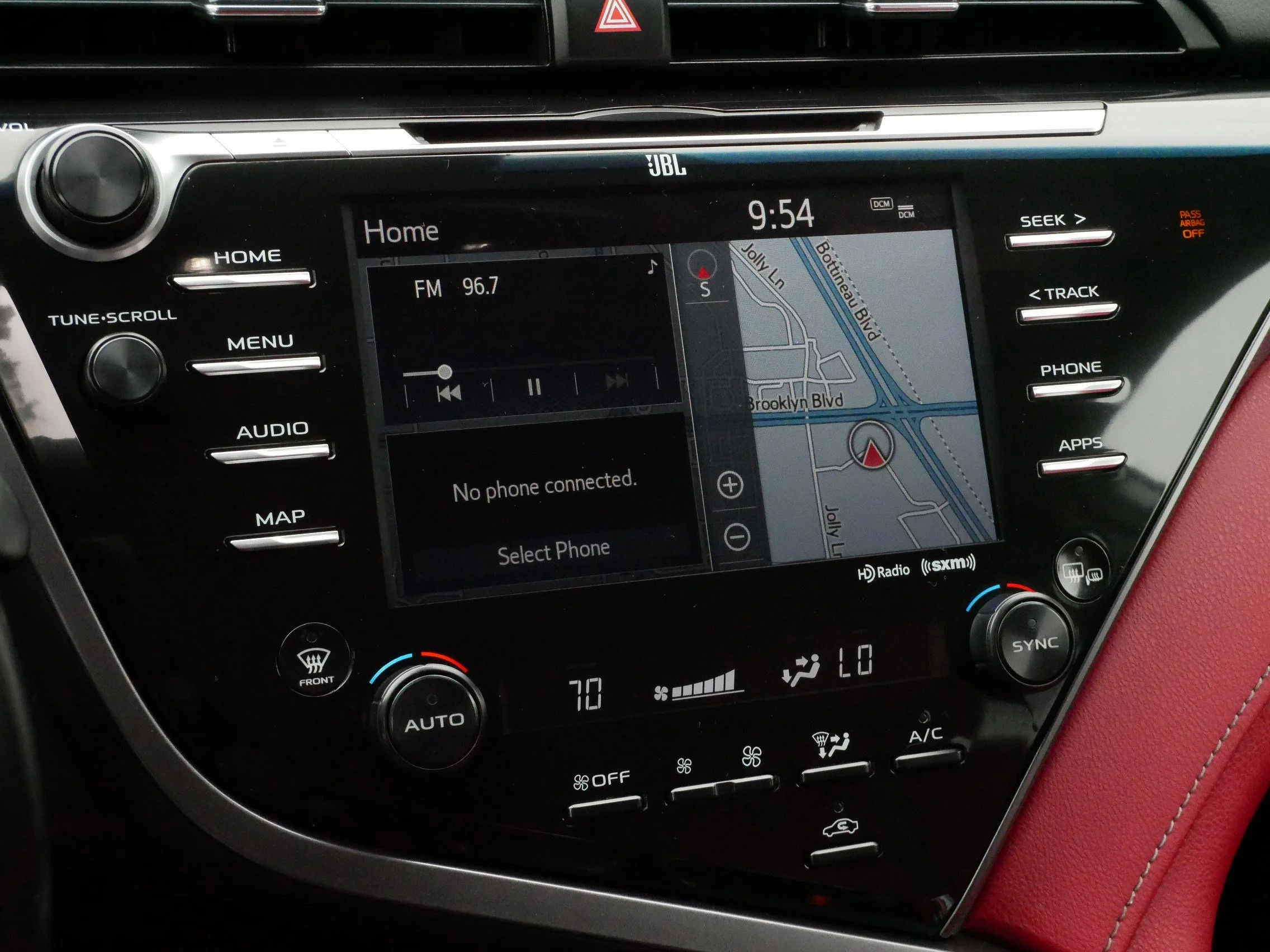 Used 2019 Wind Chill Pearl/Midnight Black Metallic Toyota XSE V6 image 22