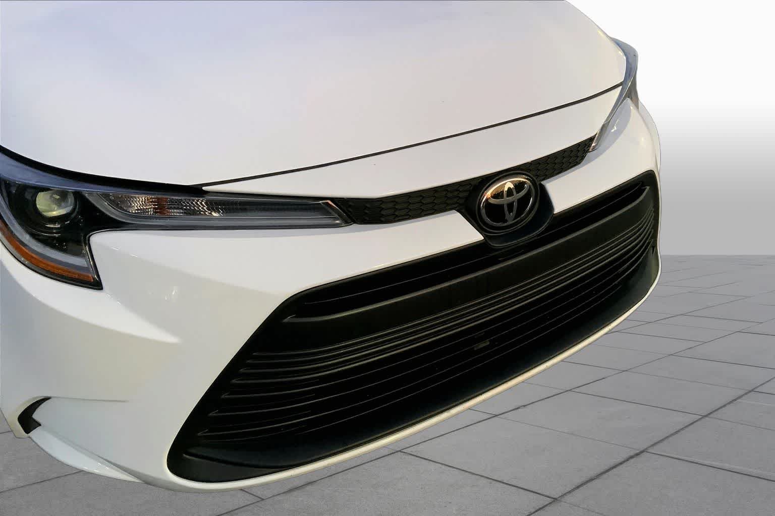 Used 2026 Ice Cap Toyota LE image 29