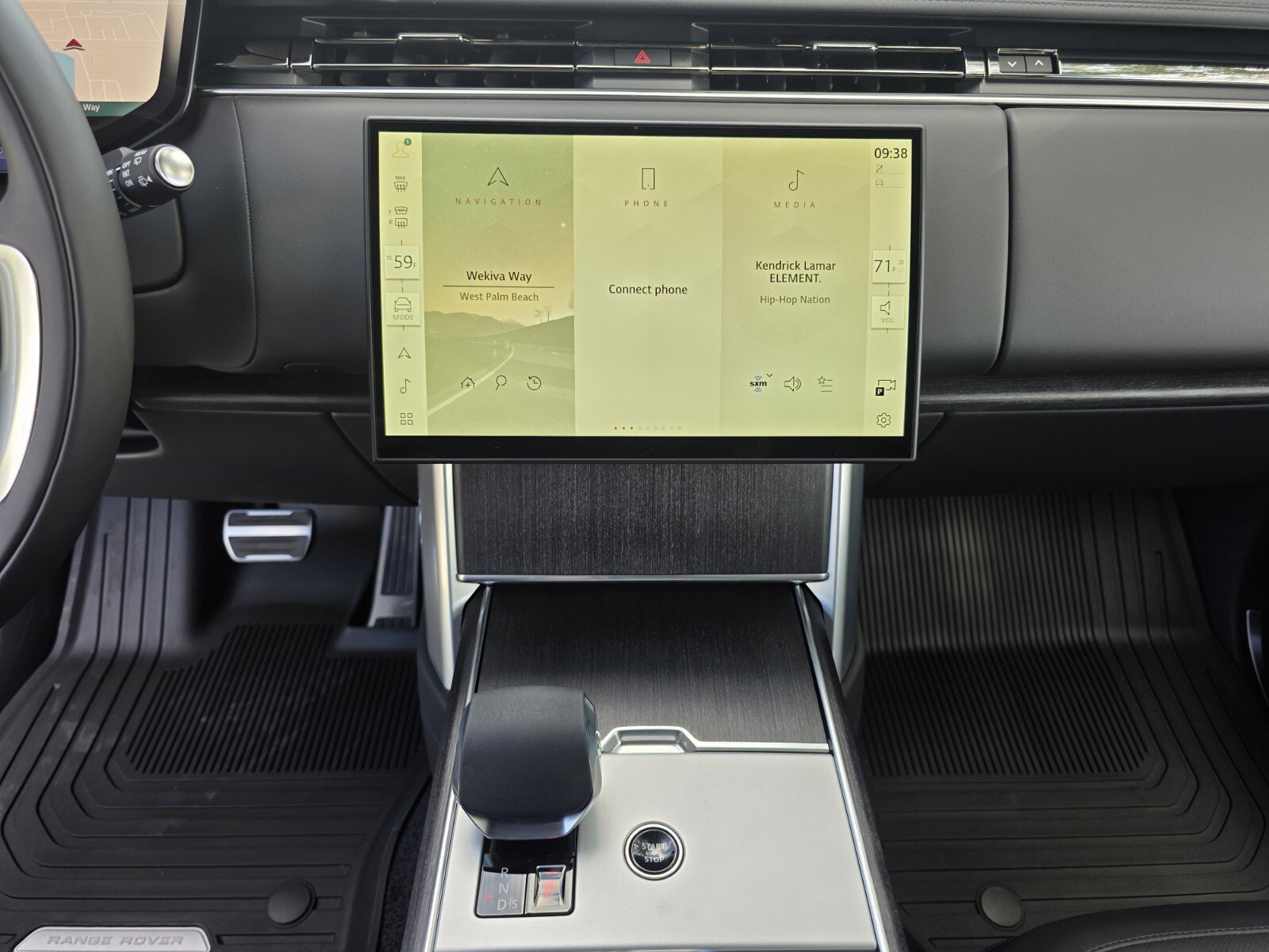 New 2026 Santorini Black Land Rover SE image 17