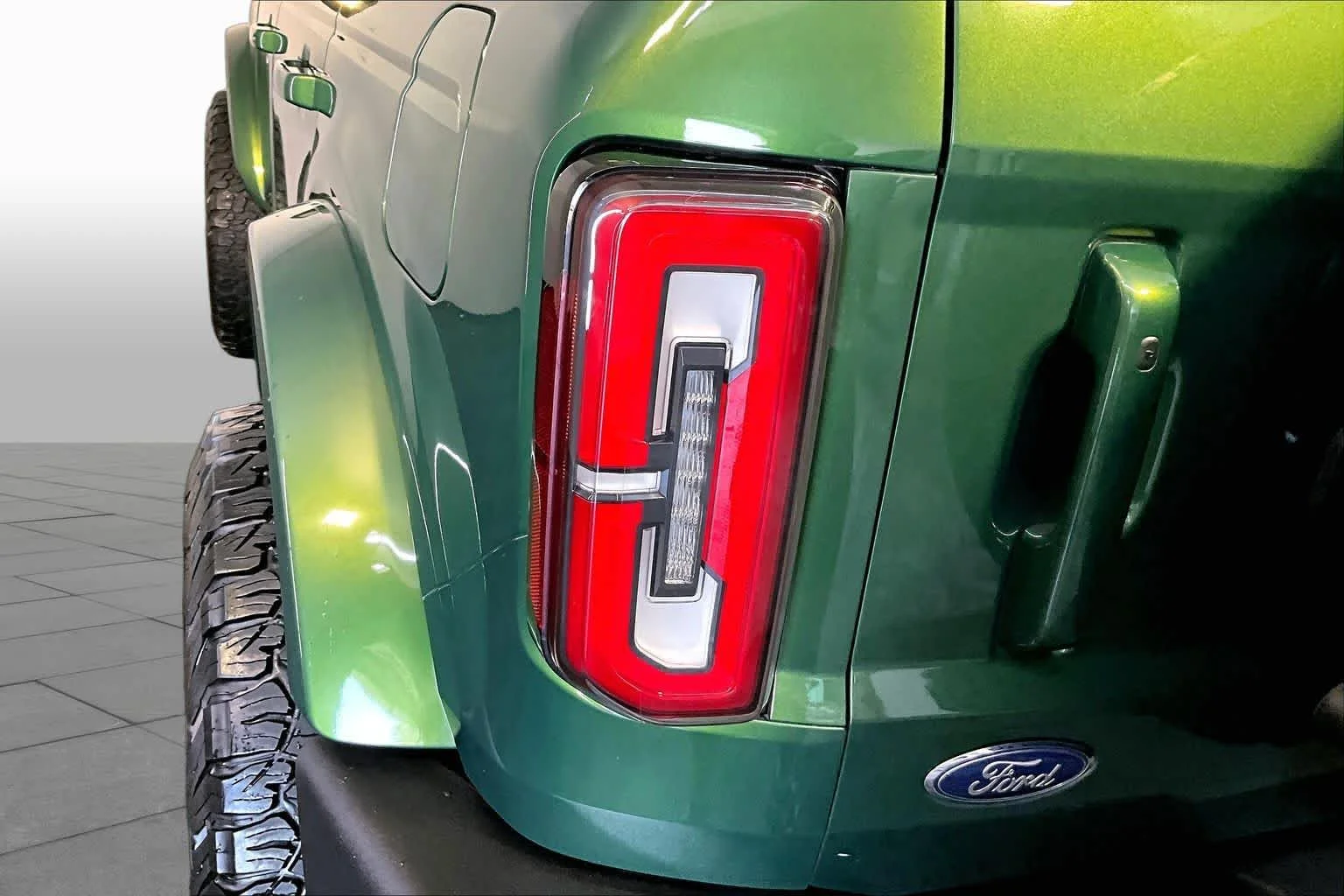 Used 2022 Eruption Green Ford Outer Banks image 28