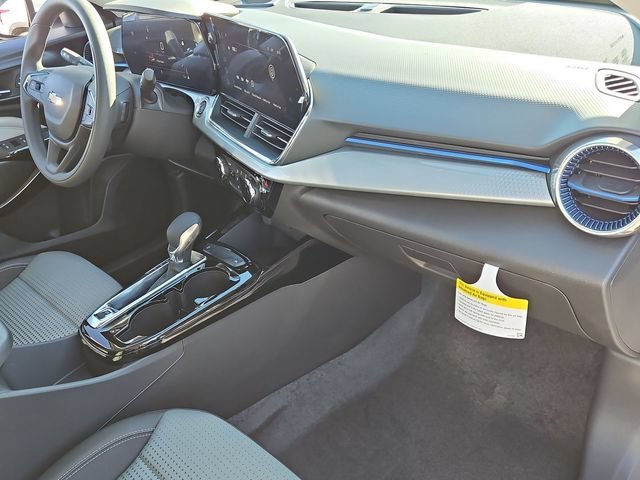 New 2026 Summit White Chevrolet LT image 31