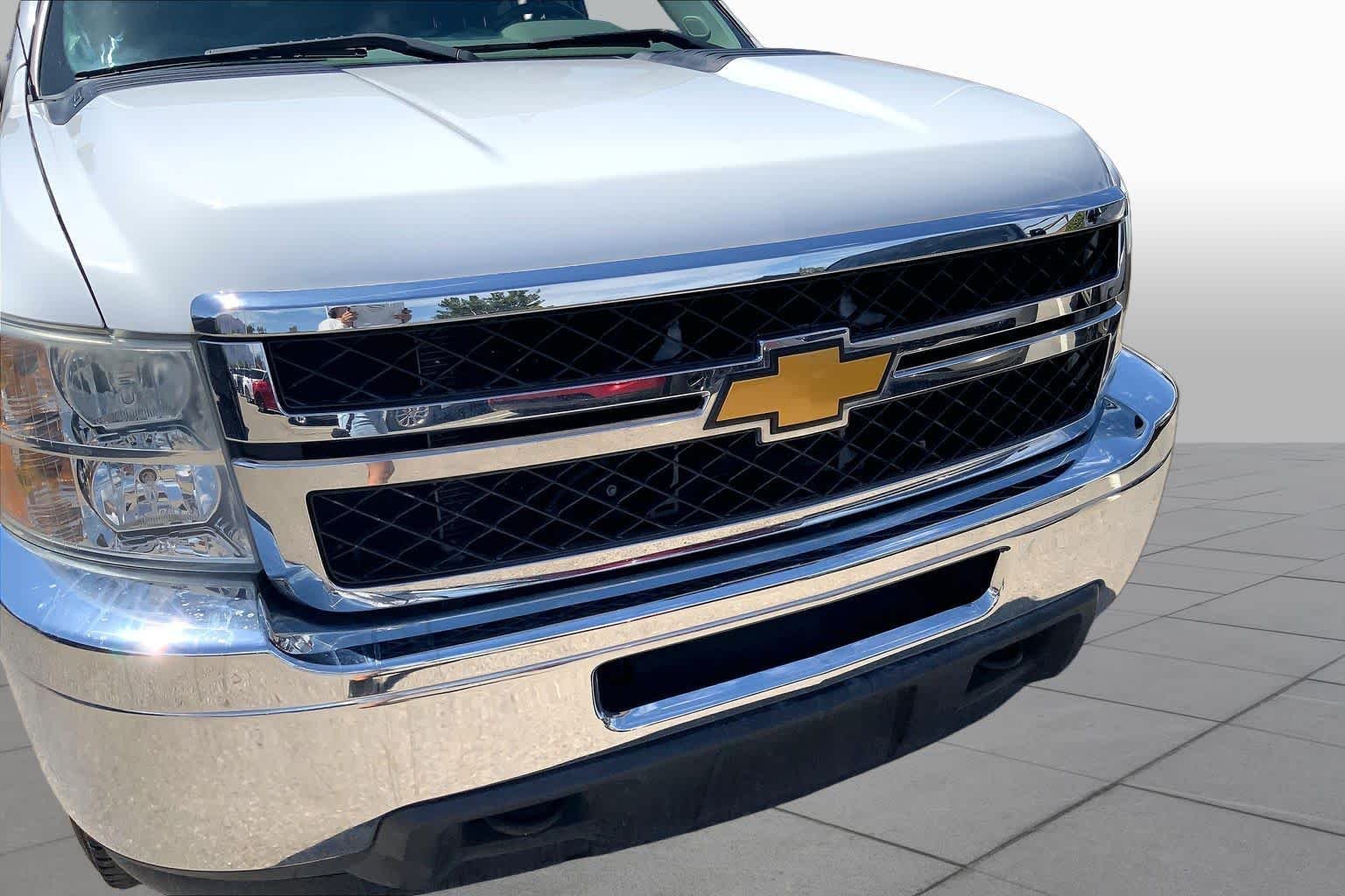 Used 2013 Summit White Chevrolet Work Truck image 28