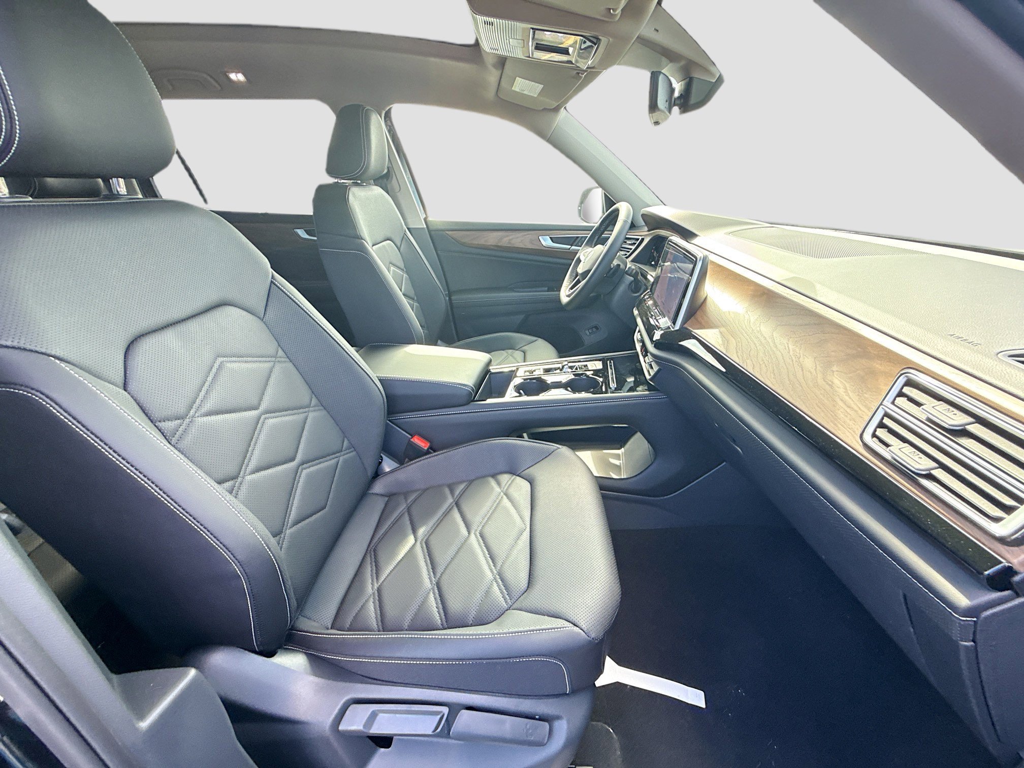 New 2026 Black Volkswagen 2.0T SE w/Technology image 23
