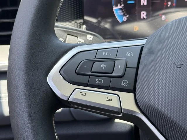 New 2026 White Volkswagen 2.0T SE image 10