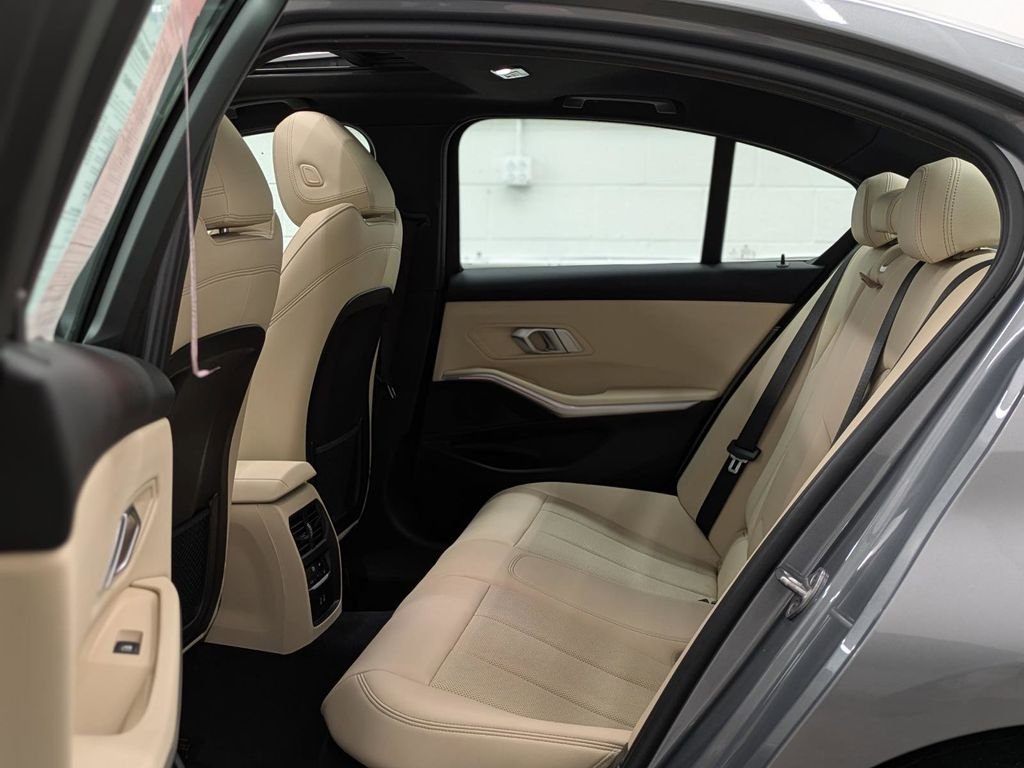2023 BMW 3 Series 330i - Photo 39