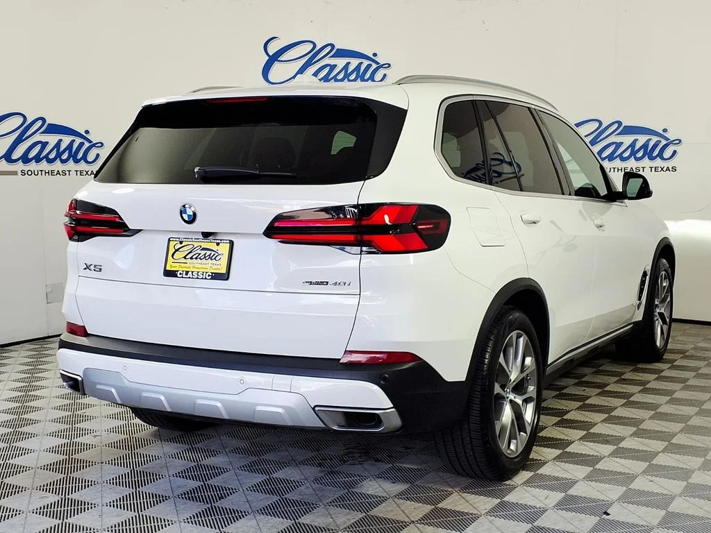 Used 2025 White BMW sDrive40i image 6