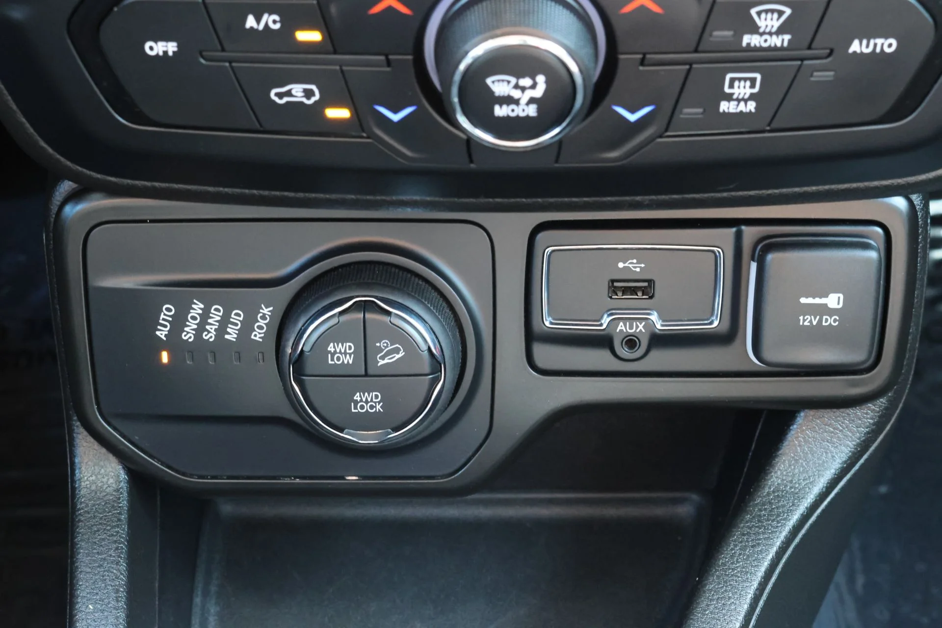 Used 2023 White Jeep Trailhawk image 16