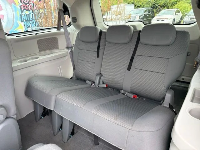 Used 2009 Green Chrysler Touring image 20