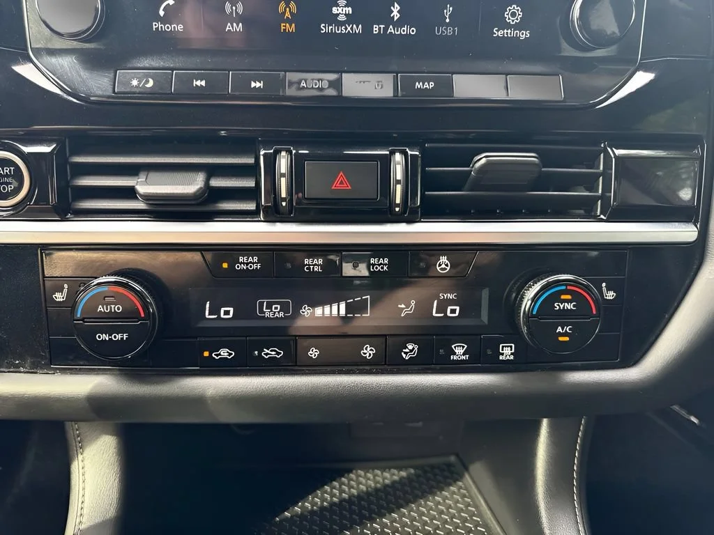 Used 2022  Nissan SL image 22