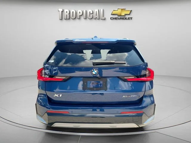 Used 2023 Blue BMW xDrive28i image 4