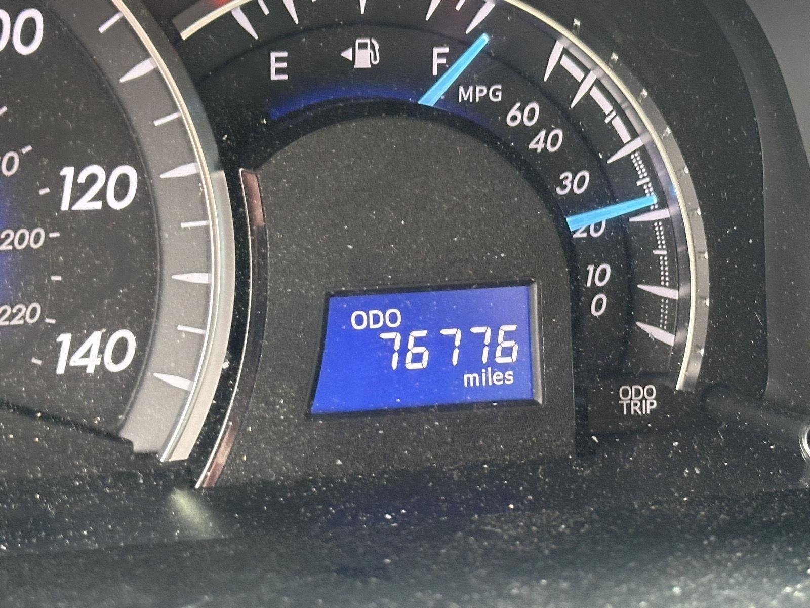 Used 2012 Super White Toyota XLE image 13