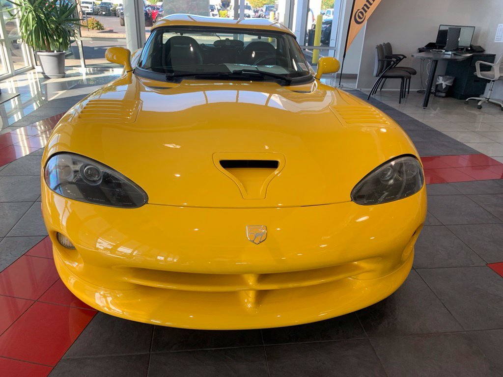 Used 2001 Viper Race Yellow Clearcoat Dodge RT/10 image 5