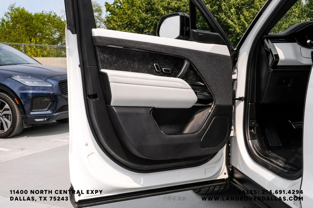 Used 2023 Fuji White Land Rover SE image 45
