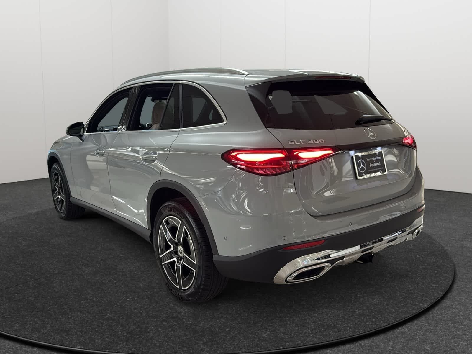 New 2027 MANUFAKTUR Alpine Grey Mercedes-Benz GLC 300 image 4