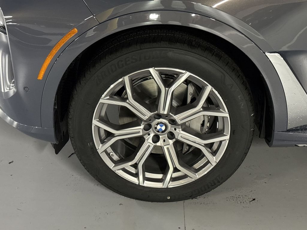 New 2027 Sparkling Copper Metallic BMW xDrive40i image 10