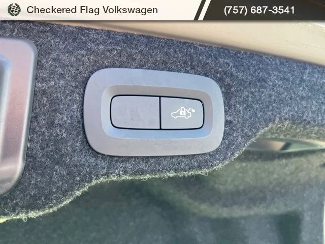 Used 2020 Birch Light Metallic Volvo T5 Momentum image 33