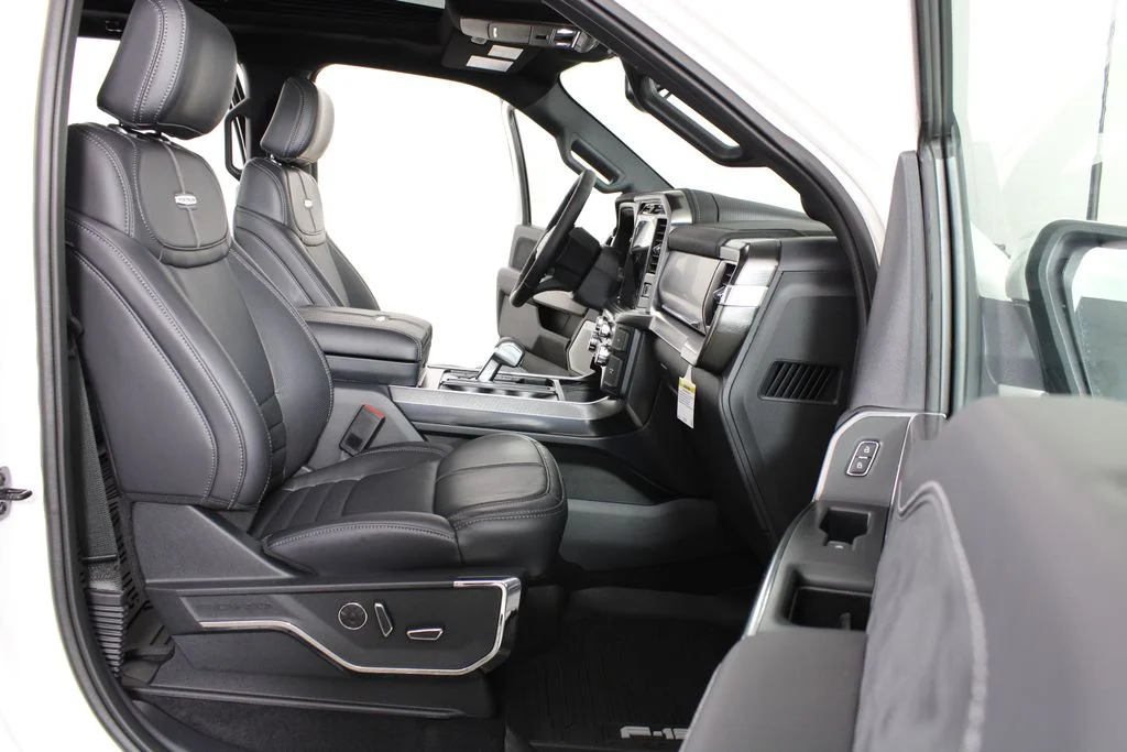 New 2026 Star White Metallic Tri-Coat Ford Platinum image 17