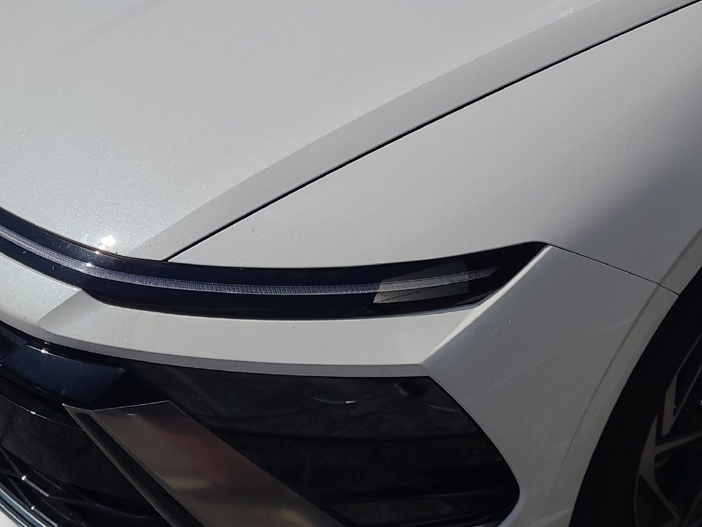 Used 2026 White Hyundai SEL Sport image 7