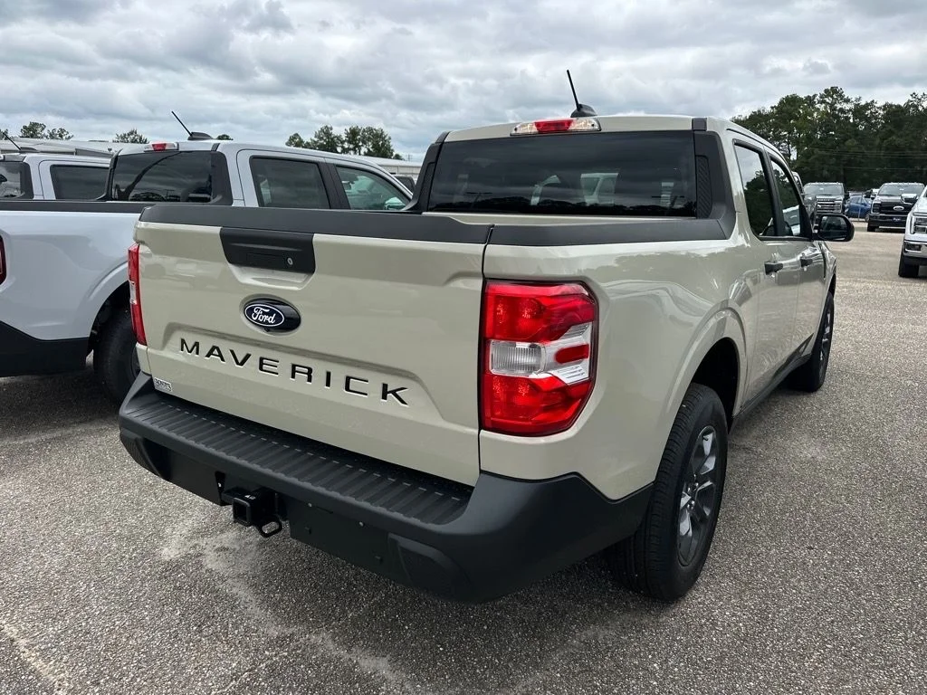 New 2025 Desert Sand Ford XLT image 14