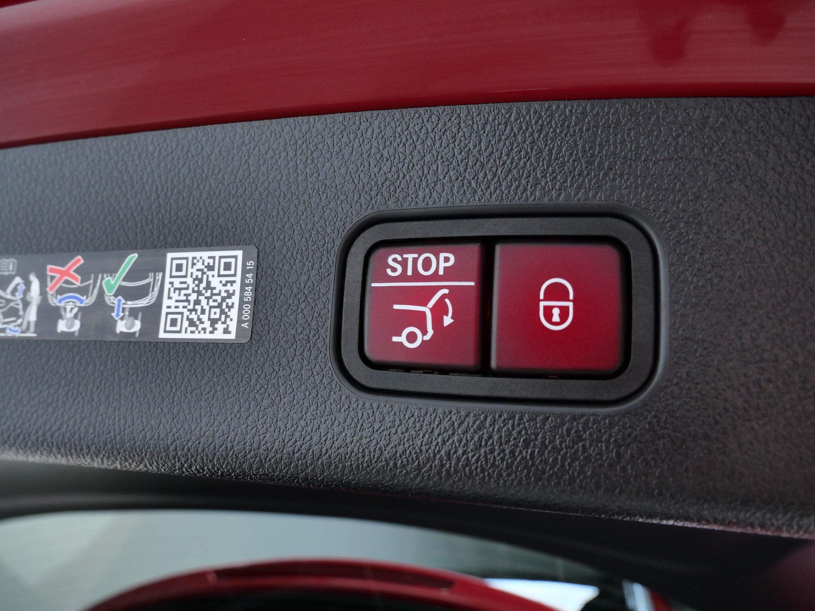 Certified Used 2026 MANUFAKTUR Patagonia Red Metallic Mercedes-Benz GLC 300 image 8