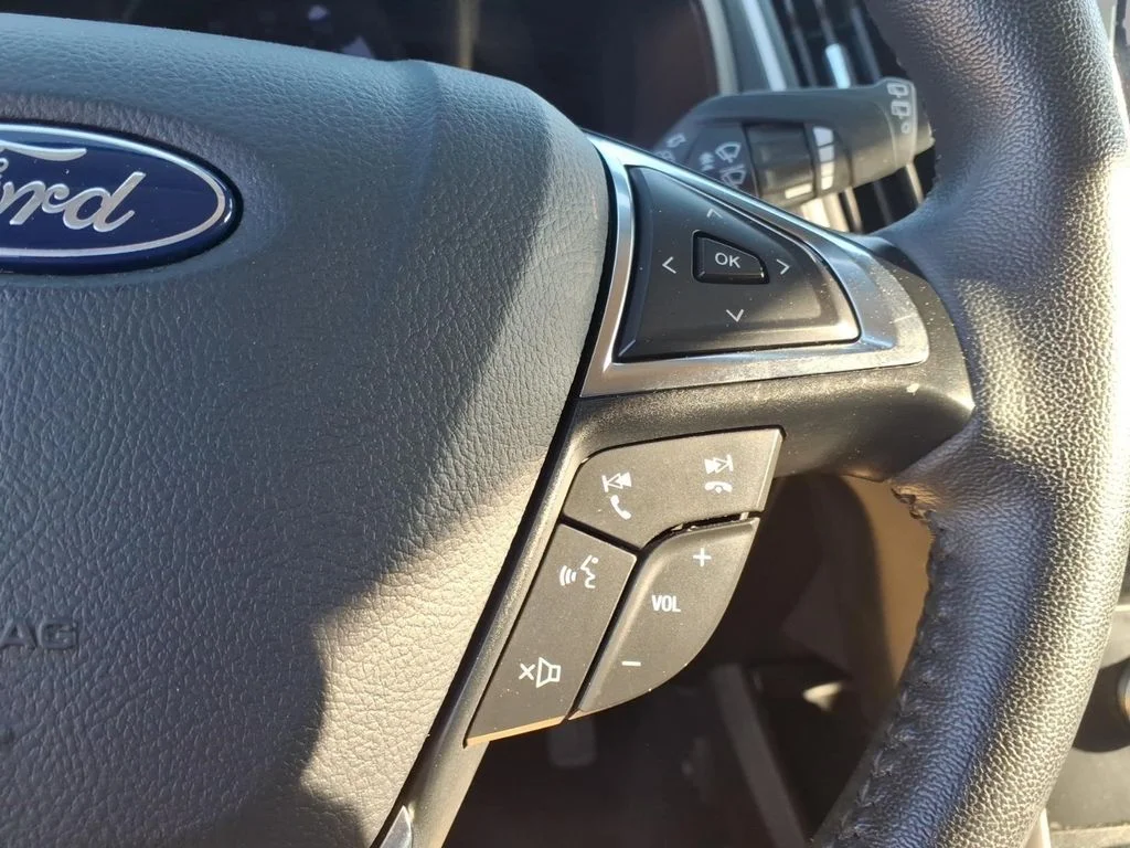 Used 2024 White Ford SEL image 27
