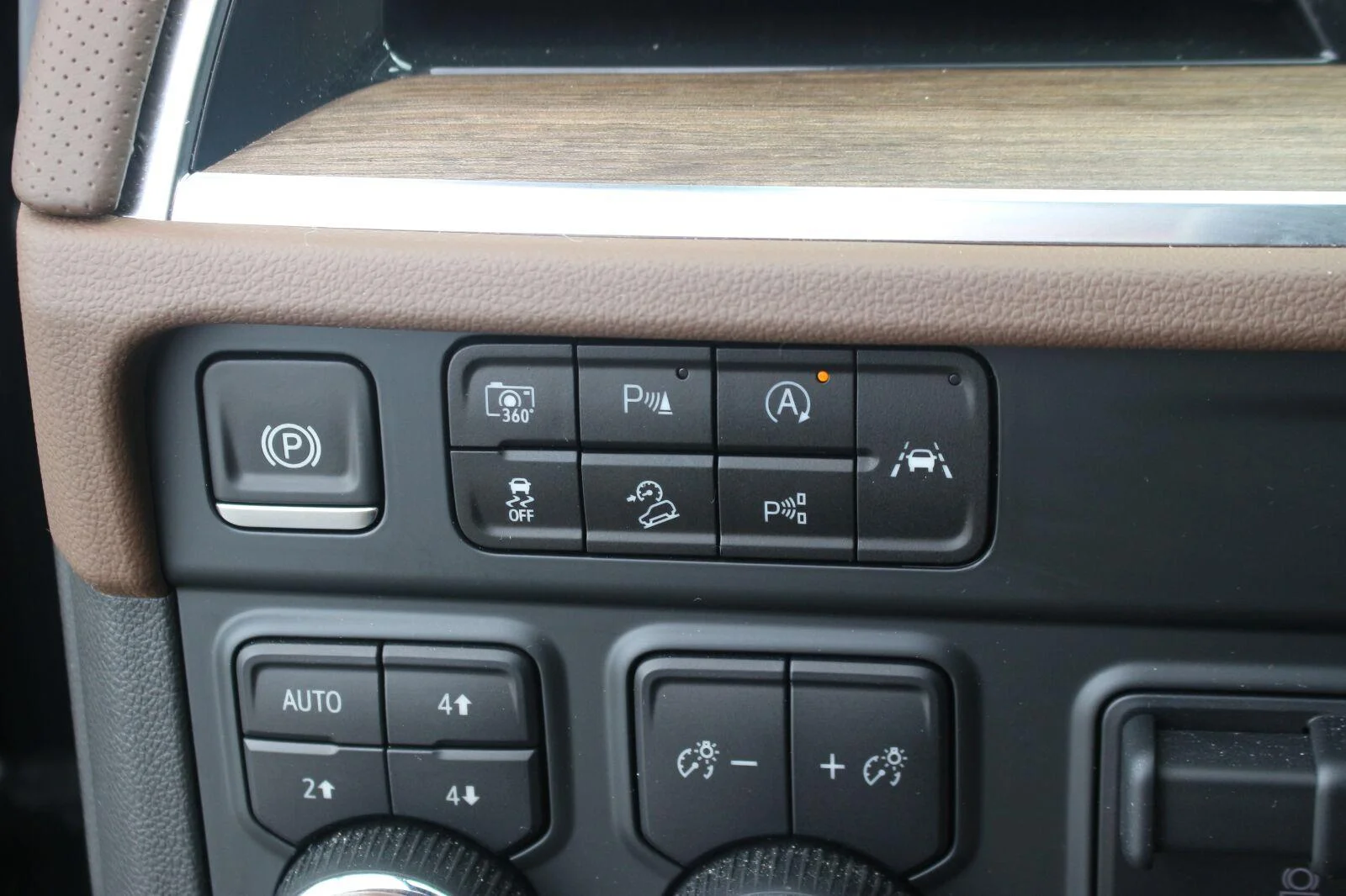 Used 2025 Black Chevrolet High Country image 29