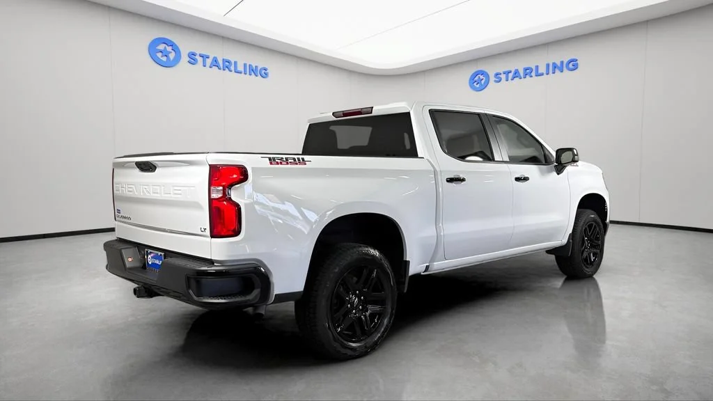 Used 2025 Summit White Chevrolet LT Trail Boss image 9