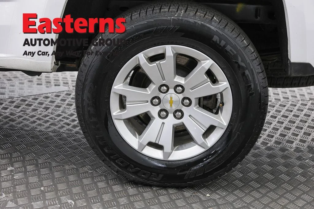 Used 2022 White Chevrolet LT image 31