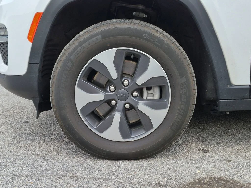 Used 2023 White Jeep 4xe image 33