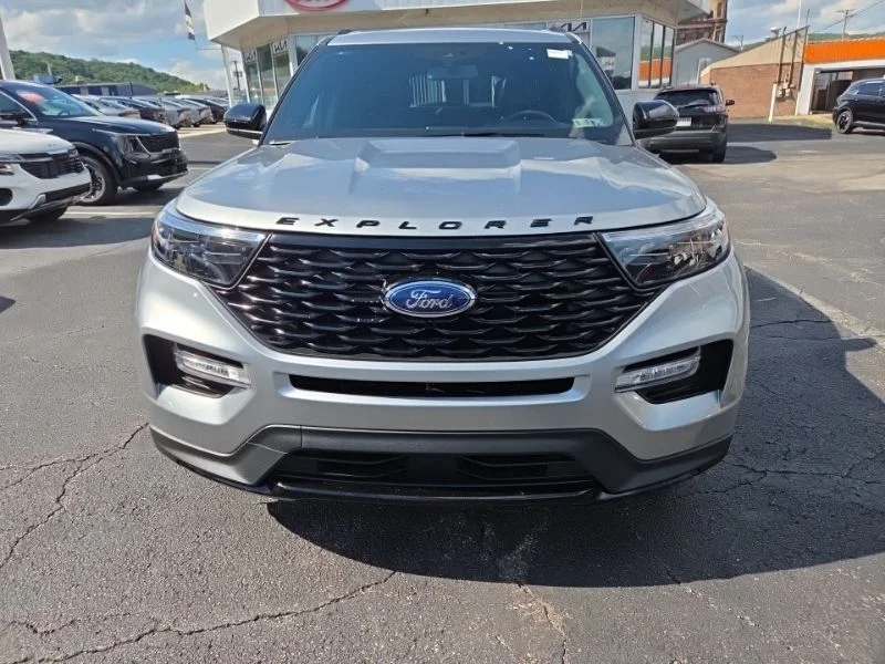 Used 2023 Silver Ford ST-Line image 2