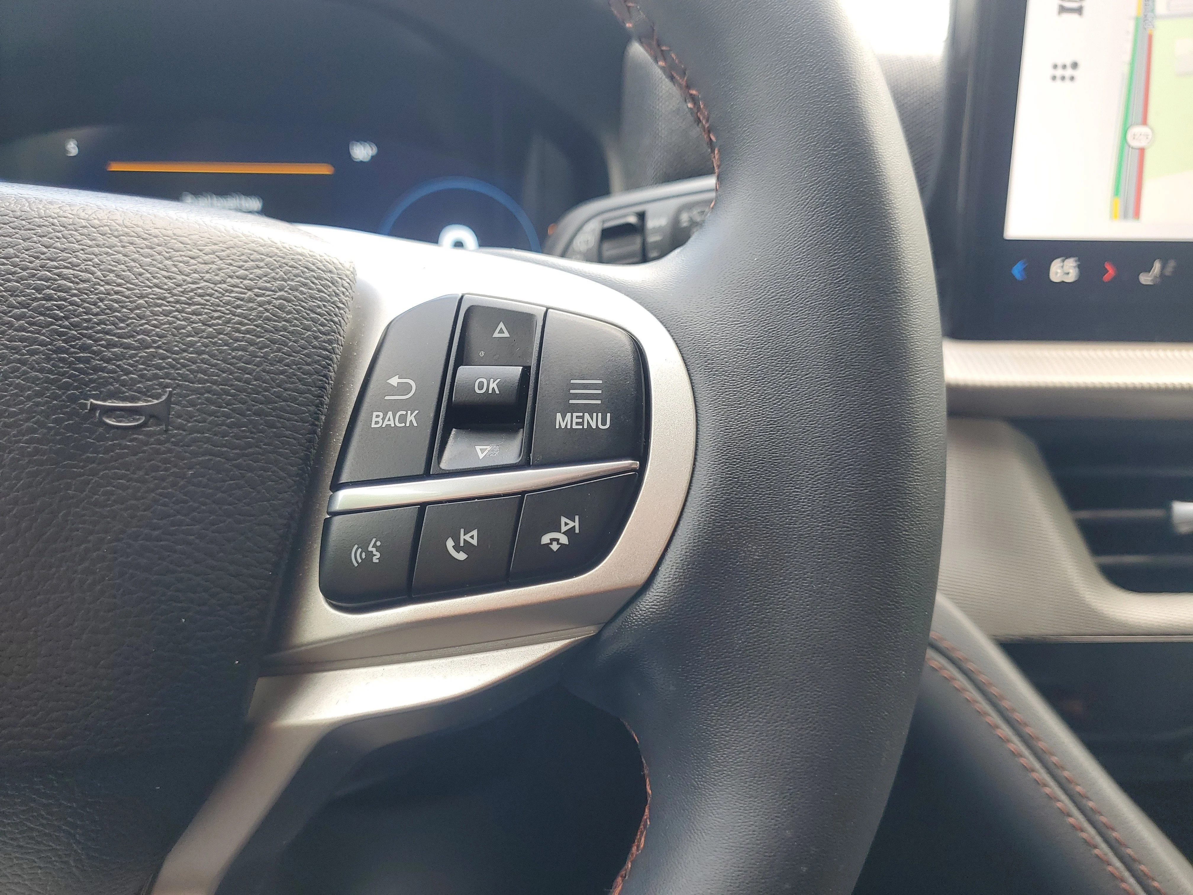 Certified Used 2025 Vapor Blue Ford Active image 24