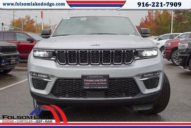 New 2024 Silver Zynith Exterior Paint Jeep 4xe image 2
