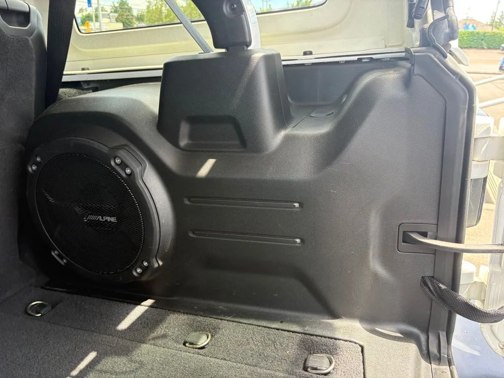 Used 2018 White Jeep Unlimited Sahara image 27