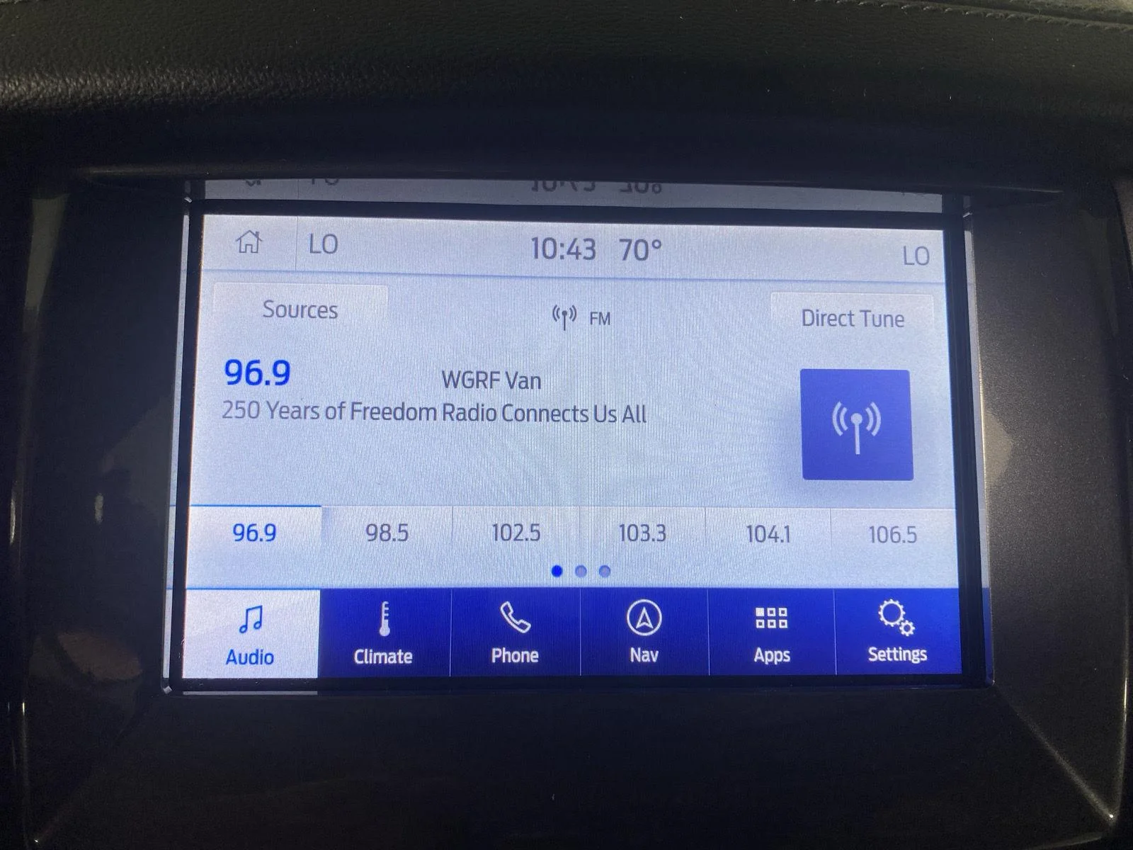 Used 2019 Magnetic Ford LARIAT image 27