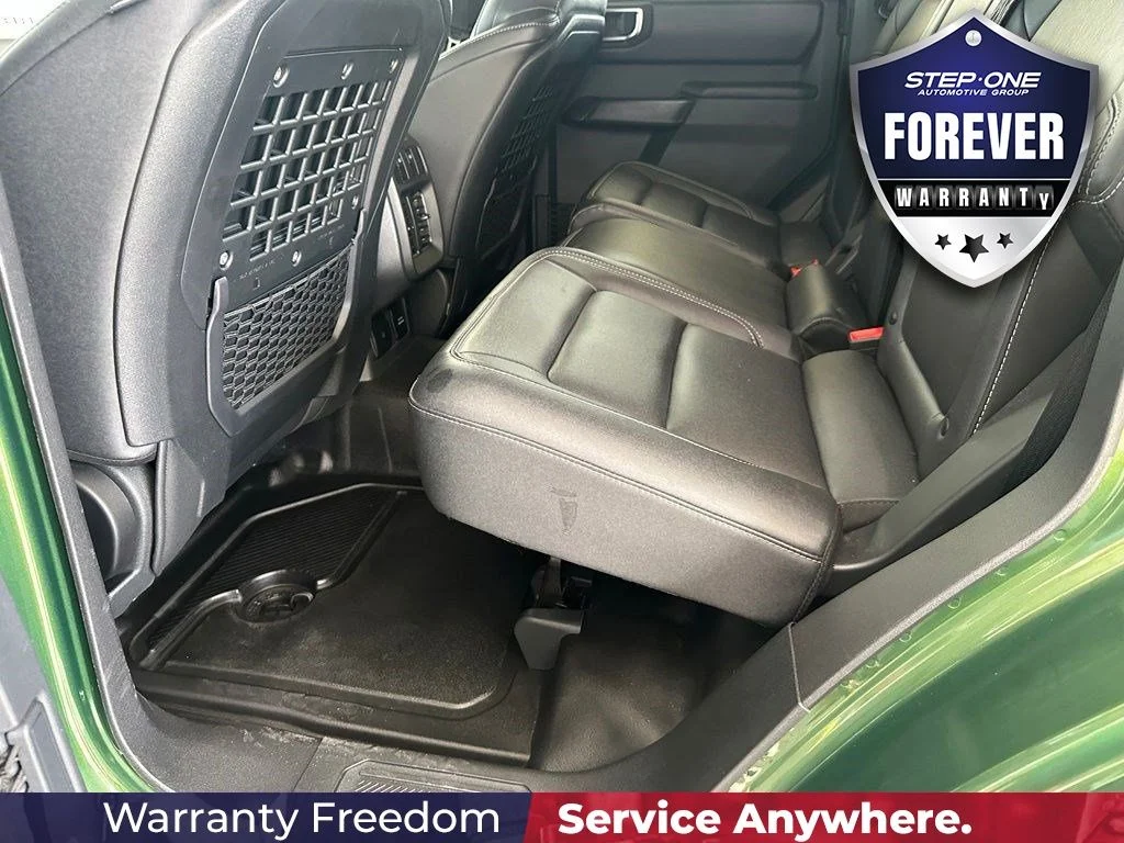 Used 2025 Green Ford Badlands image 30