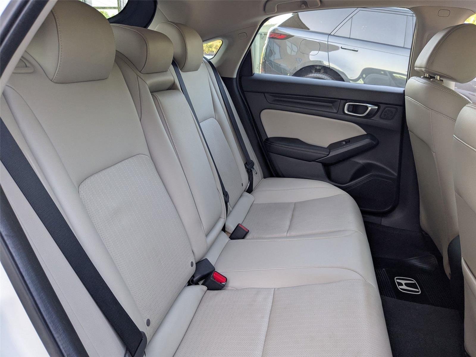 Used 2024 Platinum White Pearl Honda EX-L image 30