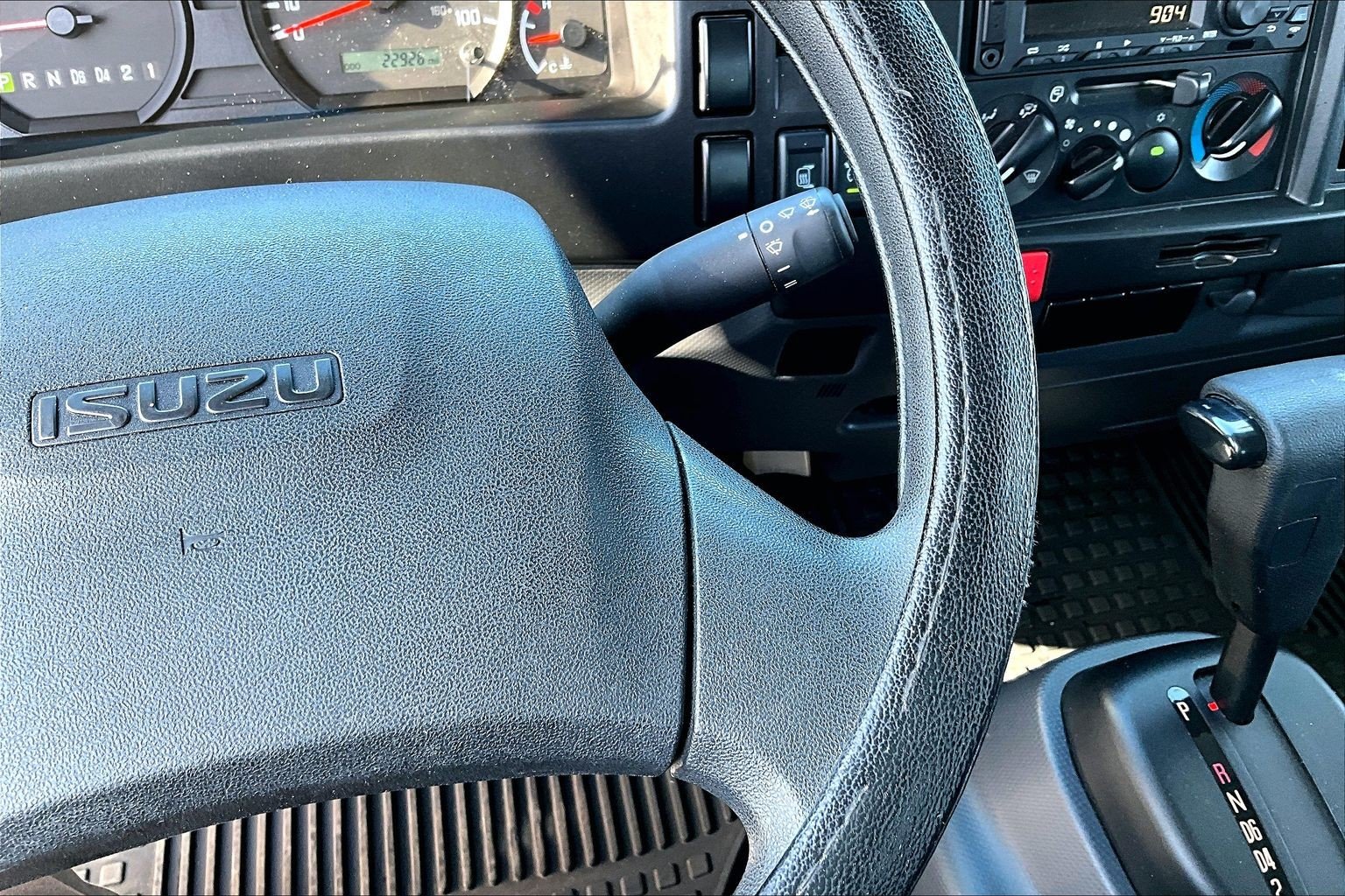 Used 2024  ISUZU  image 22