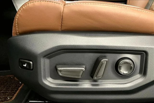 2023 Toyota Tundra 1794 Edition - Photo 32